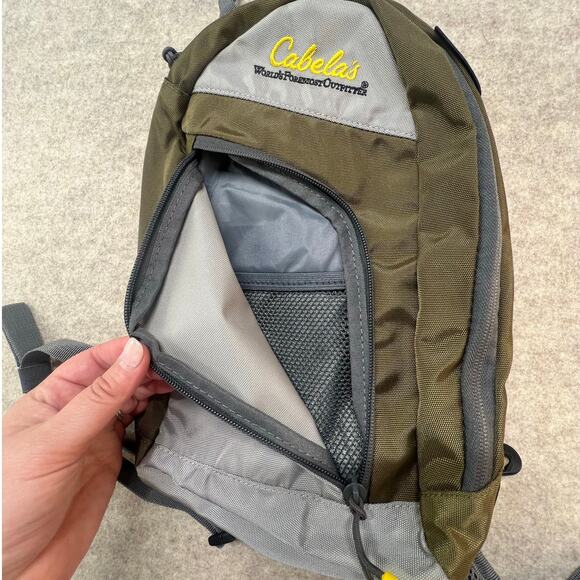 Cabela’s Stalker Sling Pack Nylon Water-Resistant Backpack EUC - Picture 4 of 5